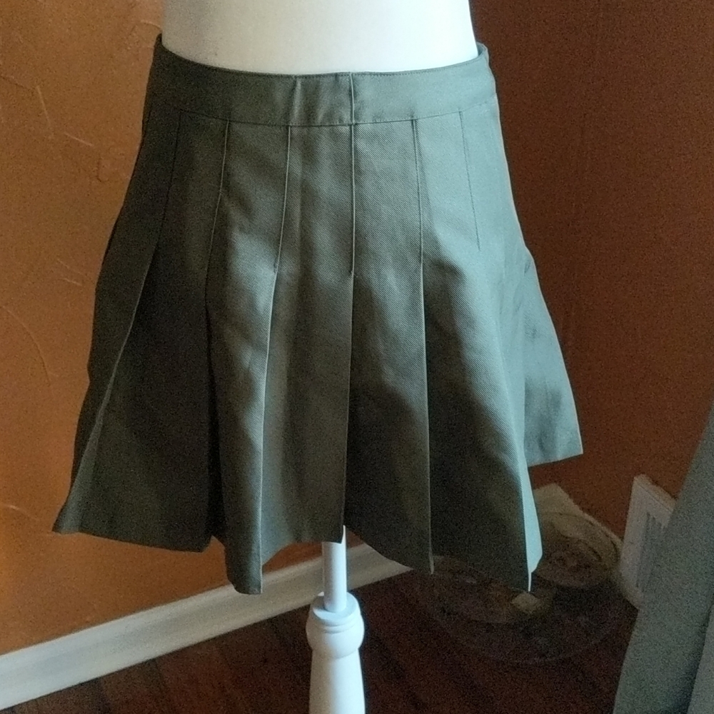 Green tennis skirt